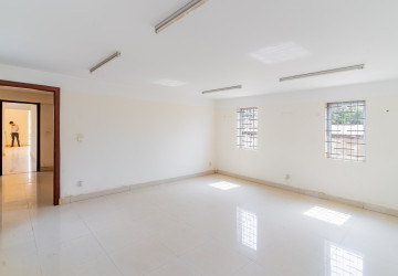 1,530 Sqm Land with Building For Sale - Prek Thmey, Chbar Ampov thumbnail