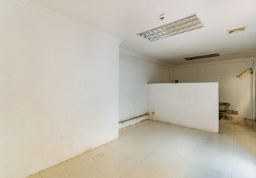 600 Sqm Retail Space For Rent - Boeung Trabek, Phnom Penh thumbnail