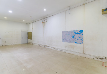 600 Sqm Retail Space For Rent - Boeung Trabek, Phnom Penh thumbnail