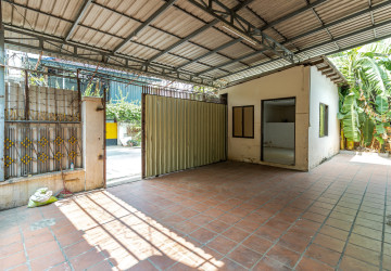 600 Sqm Retail Space For Rent - Boeung Trabek, Phnom Penh thumbnail