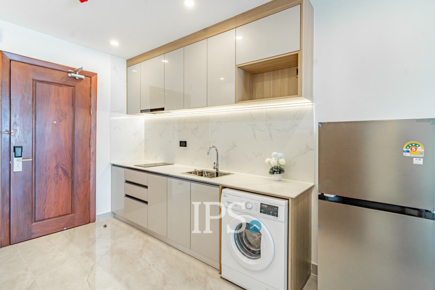 2 Bedroom Serviced Apartment For Rent - Phsar Depou 1, Phnom Penh