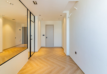 24th Floor 1 Bedroom Condo Type B1 For Sale - Time Square 306, BKK1, Phnom Penh thumbnail