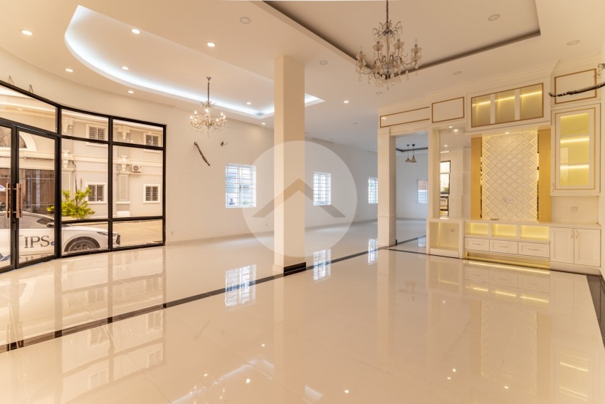 4 Bedroom Double Shophouse For Sale - Chrang Chamres 1, Phnom Penh