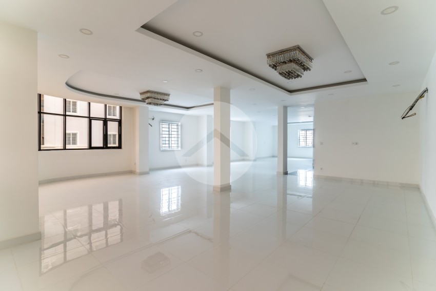 4 Bedroom Double Shophouse For Sale - Chrang Chamres 1, Phnom Penh