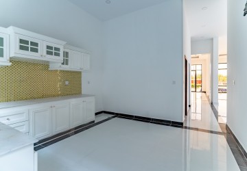 4 Bedroom Double Shophouse For Sale - Chrang Chamres 1, Phnom Penh thumbnail