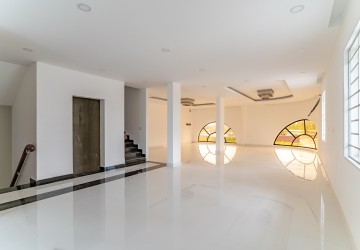 4 Bedroom Double Shophouse For Sale - Chrang Chamres 1, Phnom Penh thumbnail