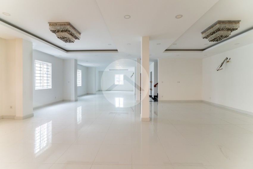 4 Bedroom Double Shophouse For Sale - Chrang Chamres 1, Phnom Penh
