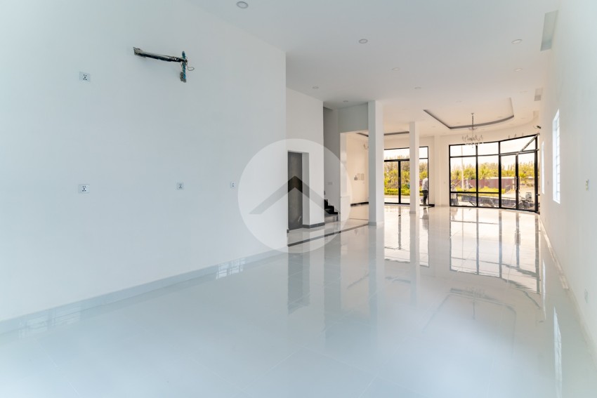 4 Bedroom Double Shophouse For Sale - Chrang Chamres 1, Phnom Penh