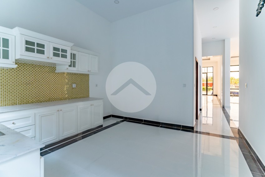 4 Bedroom Double Shophouse For Sale - Chrang Chamres 1, Phnom Penh