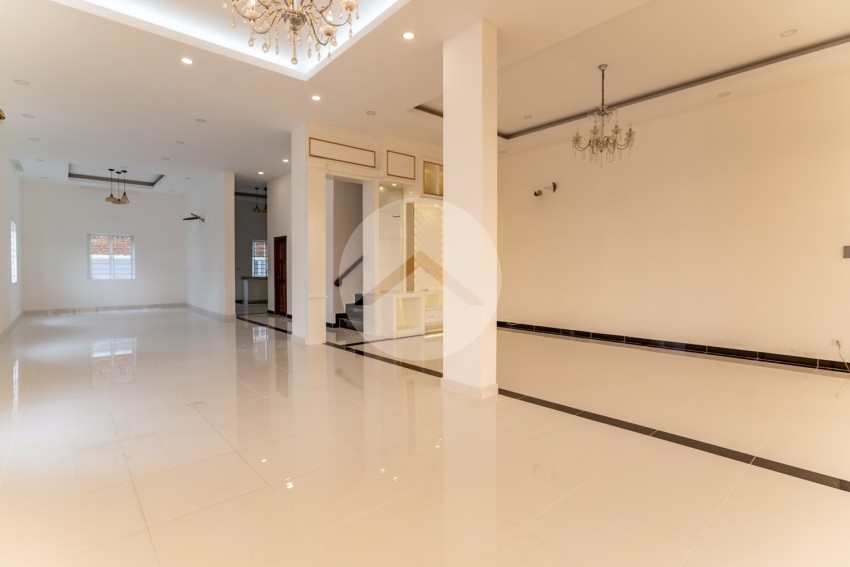 4 Bedroom Double Shophouse For Sale - Chrang Chamres 1, Phnom Penh