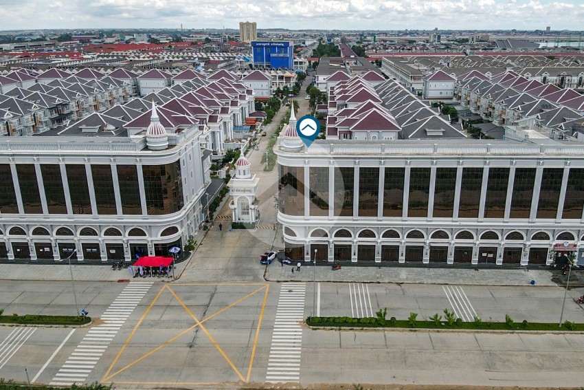4 Bedroom Double Shophouse For Sale - Chrang Chamres 1, Phnom Penh