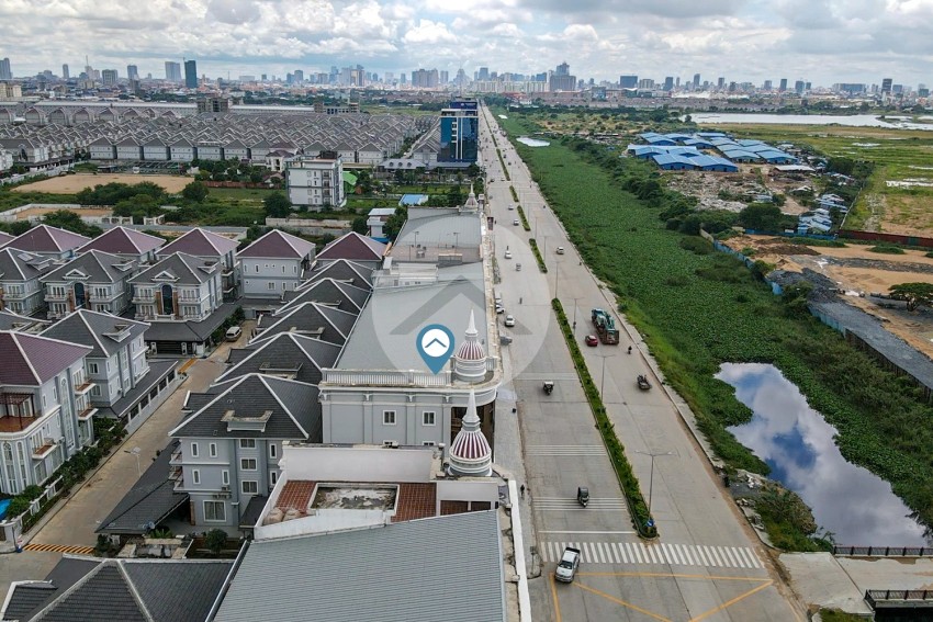 4 Bedroom Double Shophouse For Sale - Chrang Chamres 1, Phnom Penh