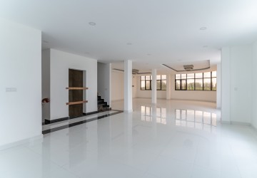4 Bedroom Double Shophouse For Sale - Chrang Chamres 1, Phnom Penh thumbnail