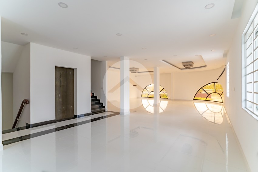 4 Bedroom Double Shophouse For Sale - Chrang Chamres 1, Phnom Penh