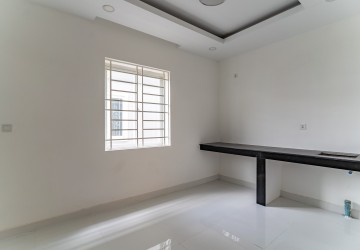 4 Bedroom Double Shophouse For Sale - Chrang Chamres 1, Phnom Penh thumbnail
