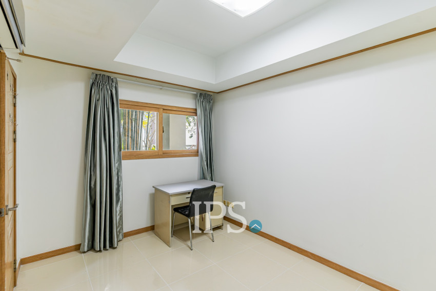 4 Bedroom Condo For Rent - De Castle Noblesse, Beoung Kak 1, Phnom Penh