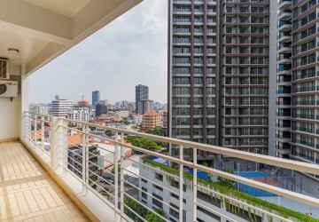 4 Bedroom Condo For Rent - De Castle Noblesse, Beoung Kak 1, Phnom Penh thumbnail