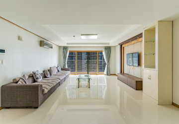 4 Bedroom Condo For Rent - De Castle Noblesse, Beoung Kak 1, Phnom Penh thumbnail