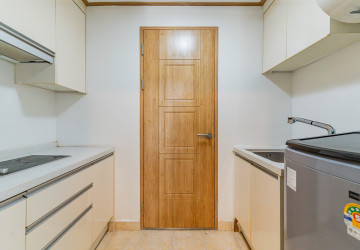 4 Bedroom Condo For Rent - De Castle Noblesse, Beoung Kak 1, Phnom Penh thumbnail