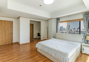 4 Bedroom Condo For Rent - De Castle Noblesse, Beoung Kak 1, Phnom Penh thumbnail
