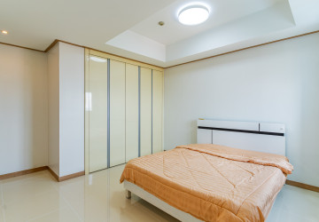 4 Bedroom Condo For Rent - De Castle Noblesse, Beoung Kak 1, Phnom Penh thumbnail