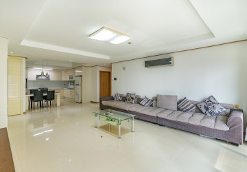 4 Bedroom Condo For Rent - De Castle Noblesse, Beoung Kak 1, Phnom Penh thumbnail