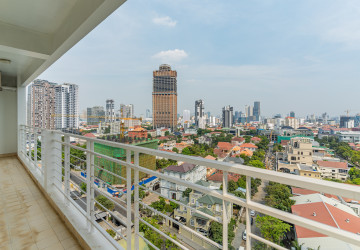 4 Bedroom Condo For Rent - De Castle Noblesse, Beoung Kak 1, Phnom Penh thumbnail