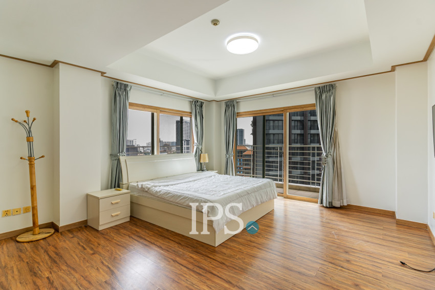 4 Bedroom Condo For Rent - De Castle Noblesse, Beoung Kak 1, Phnom Penh