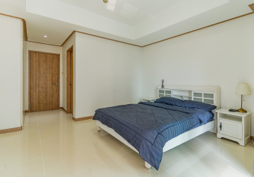 4 Bedroom Condo For Rent - De Castle Noblesse, Beoung Kak 1, Phnom Penh thumbnail