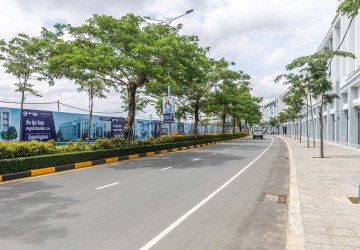 4 Bedroom Corner Shophouse For Rent - Borey Chip Mong 271, Khan Meanchey, Phnom Penh thumbnail