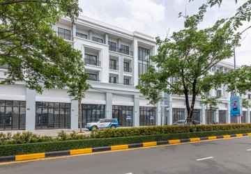4 Bedroom Corner Shophouse For Rent - Borey Chip Mong 271, Khan Meanchey, Phnom Penh thumbnail