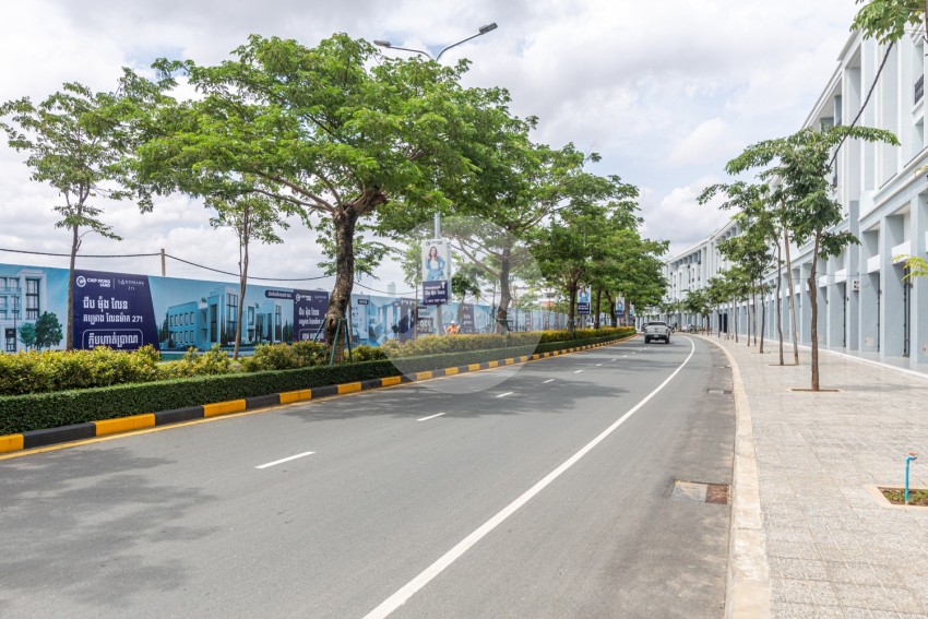 4 Bedroom Corner Shophouse For Rent - Borey Chip Mong 271, Khan Meanchey, Phnom Penh