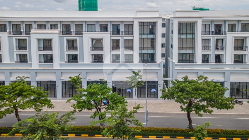 4 Bedroom Corner Shophouse For Rent - Borey Chip Mong 271, Khan Meanchey, Phnom Penh