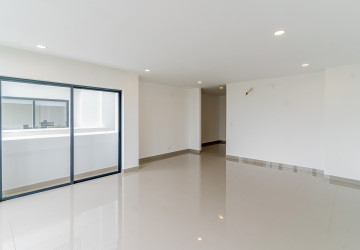 4 Bedroom Corner Shophouse For Rent - Borey Chip Mong 271, Khan Meanchey, Phnom Penh thumbnail