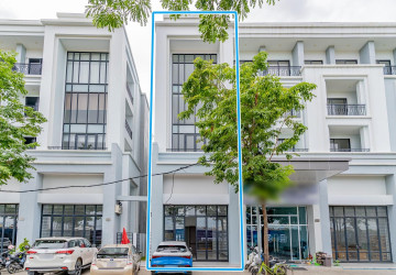 4 Bedroom Corner Shophouse For Rent - Borey Chip Mong 271, Khan Meanchey, Phnom Penh thumbnail