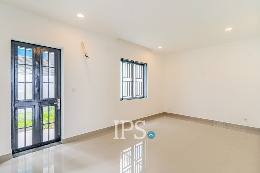 4 Bedroom Corner Shophouse For Rent - Borey Chip Mong 271, Khan Meanchey, Phnom Penh