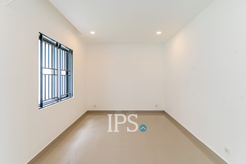 4 Bedroom Corner Shophouse For Rent - Borey Chip Mong 271, Khan Meanchey, Phnom Penh