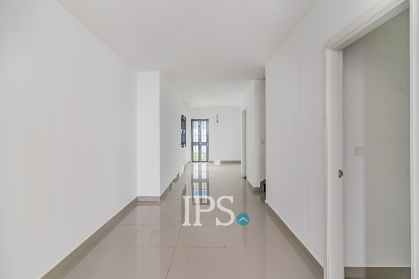 4 Bedroom Corner Shophouse For Rent - Borey Chip Mong 271, Khan Meanchey, Phnom Penh