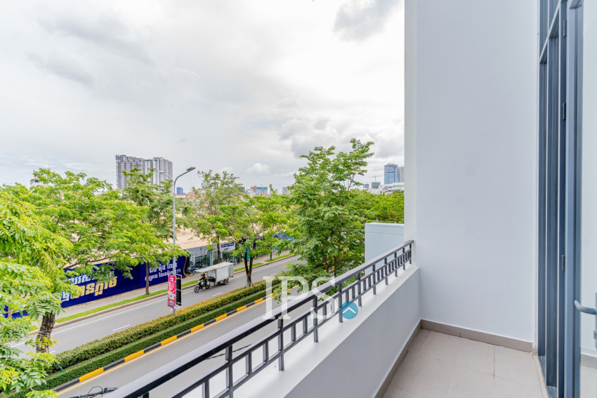 4 Bedroom Corner Shophouse For Rent - Borey Chip Mong 271, Khan Meanchey, Phnom Penh