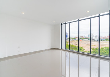 4 Bedroom Corner Shophouse For Rent - Borey Chip Mong 271, Khan Meanchey, Phnom Penh thumbnail