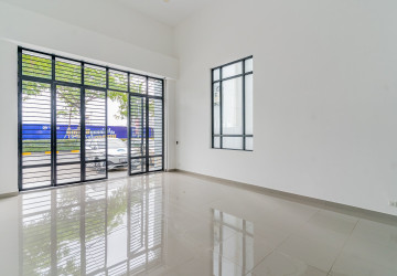 4 Bedroom Corner Shophouse For Rent - Borey Chip Mong 271, Khan Meanchey, Phnom Penh thumbnail