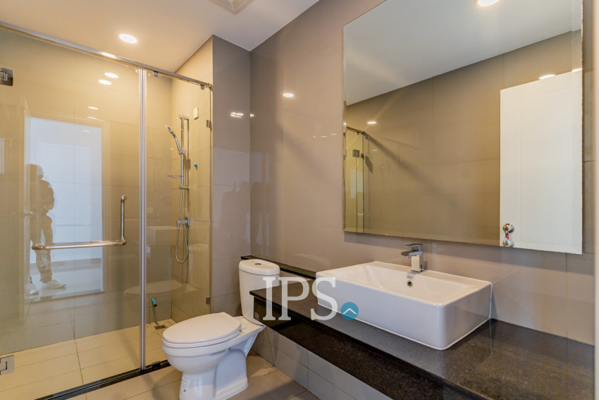 4 Bedroom Corner Shophouse For Rent - Borey Chip Mong 271, Khan Meanchey, Phnom Penh