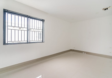 4 Bedroom Corner Shophouse For Rent - Borey Chip Mong 271, Khan Meanchey, Phnom Penh thumbnail