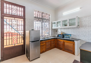 1 Bedroom Apartment For Rent - Toul Tum Poung 1, Phnom Penh thumbnail