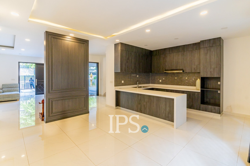 6 Bedroom Queen II Villa For Sale - Chip Mong Grand Phnom Penh, Khmounh, Phnom Penh