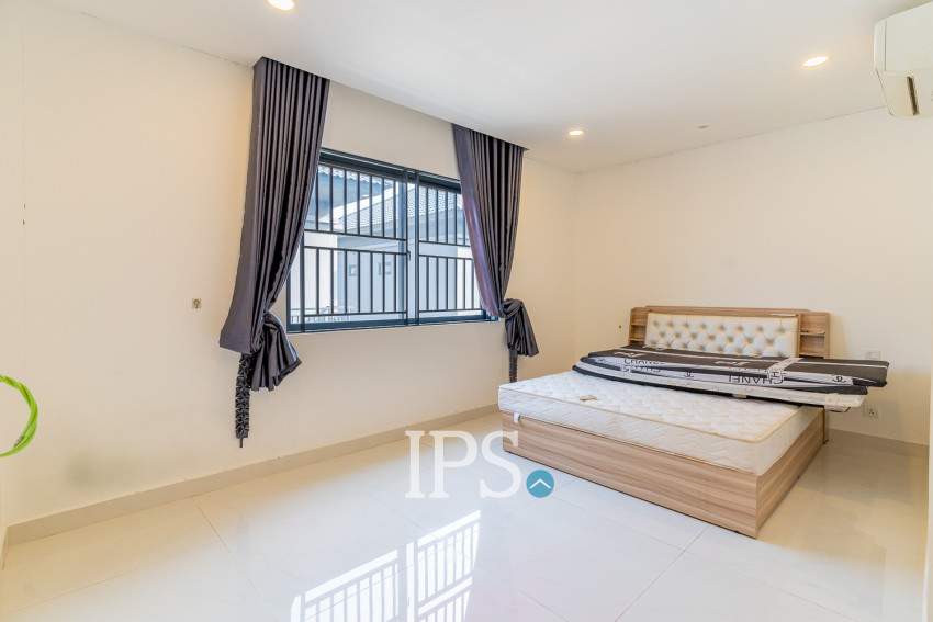 6 Bedroom Queen II Villa For Sale - Chip Mong Grand Phnom Penh, Khmounh, Phnom Penh
