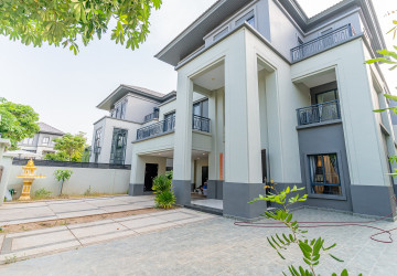 6 Bedroom Queen II Villa For Sale - Chip Mong Grand Phnom Penh, Khmounh, Phnom Penh thumbnail