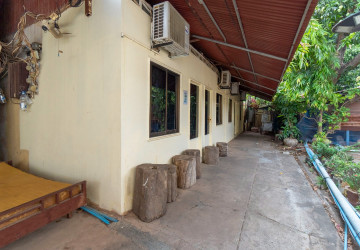 22 Bedroom Guesthouse For Rent - Sala Kamreuk, Siem Reap thumbnail