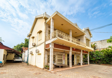 22 Bedroom Guesthouse For Rent - Sala Kamreuk, Siem Reap thumbnail