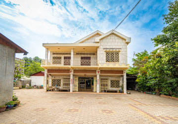 22 Bedroom Guesthouse For Rent - Sala Kamreuk, Siem Reap thumbnail